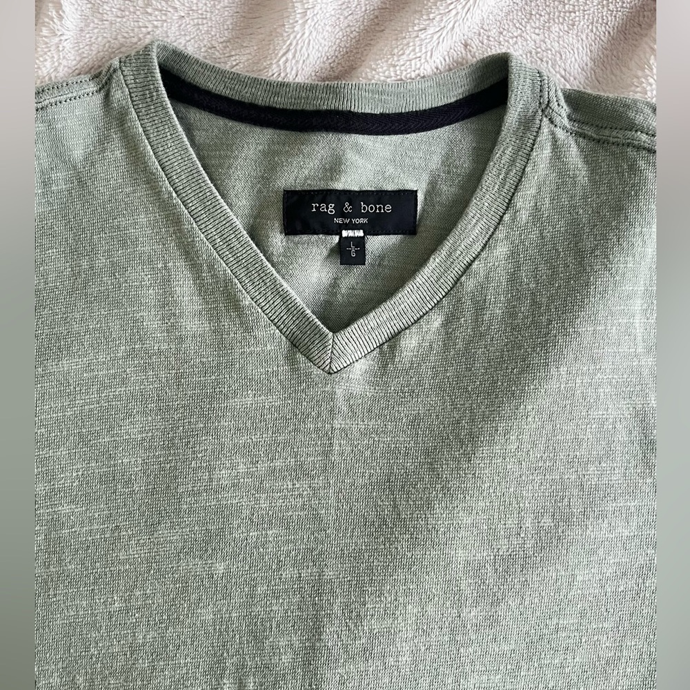 Rag & Bone Men's V-Neck classic flame Tee